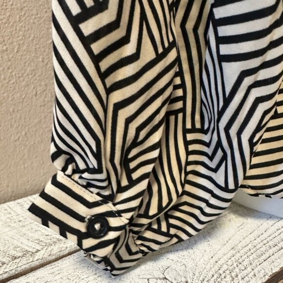 Sanctuary Long-Sleeve Blouse - NWT - Picture 5 of 9